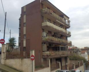 Exterior view of Flat for sale in Santa Coloma de Gramenet  with Air Conditioner and Balcony