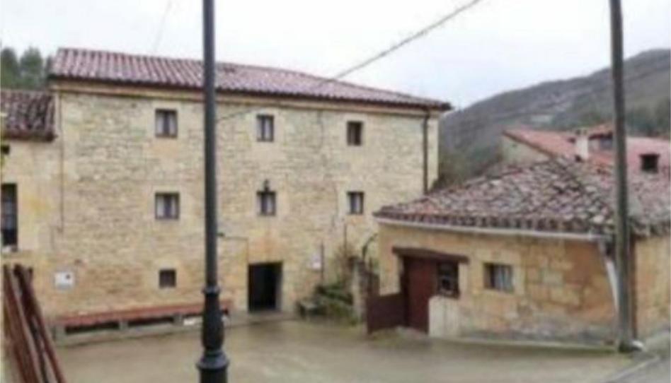 Casa adosada en venta en Calle Doctor Misael Bañuelos, 38, Valle de Sedano, Burgos - imagen 1 Foto 1 de Casa adosada en venta en Calle Doctor Misael Bañuelos, 38, Valle de Sedano, Burgos