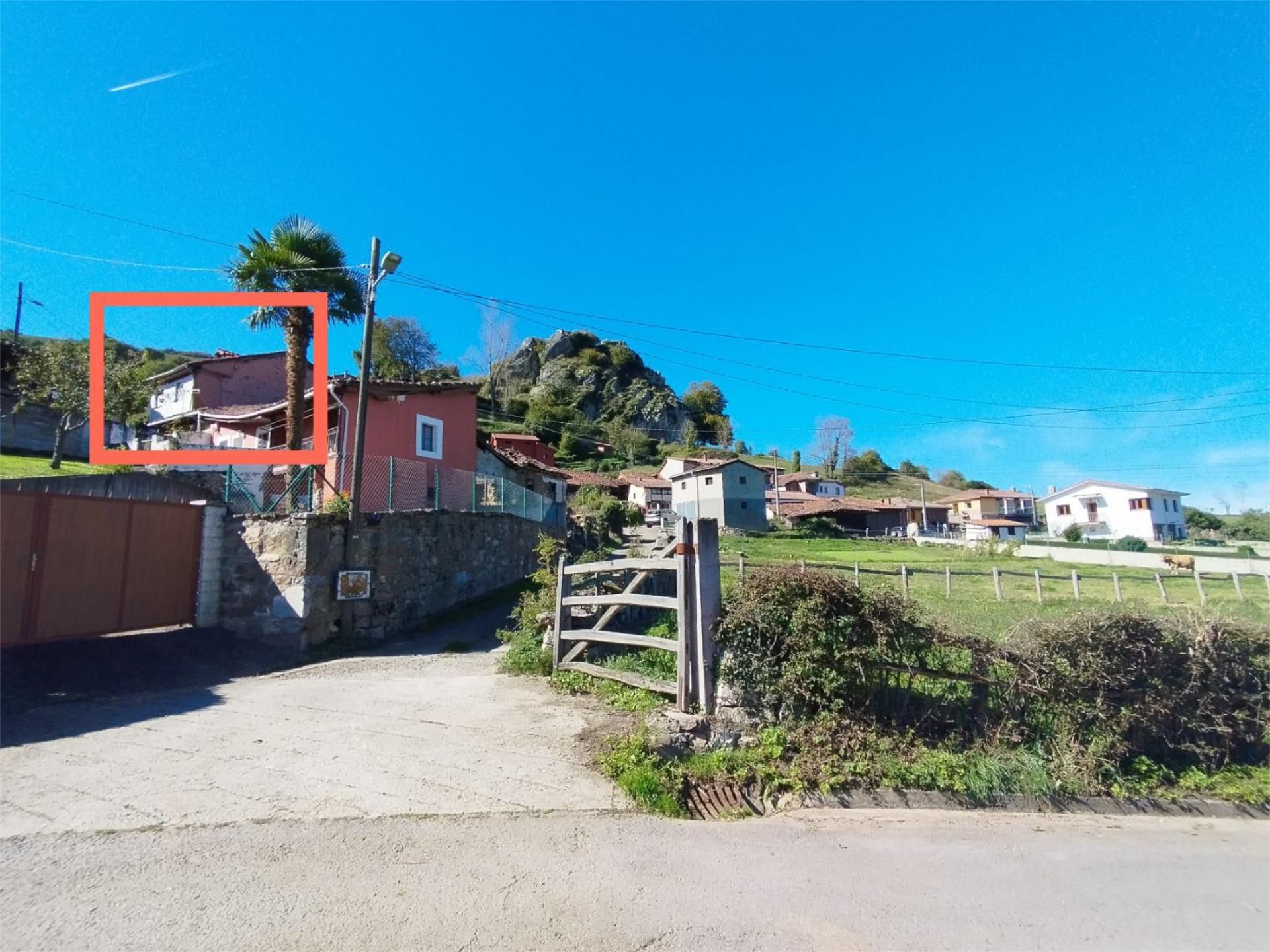 Vista exterior de Pis en venda en Quirós amb Moblat i Videoporter