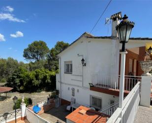 Vista exterior de Casa o xalet en venda en Esparreguera amb Terrassa, Piscina i Balcó