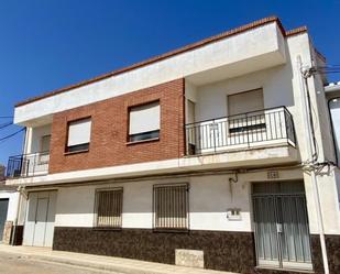 Vista exterior de Casa adosada en venda en Pozohondo amb Terrassa i Balcó