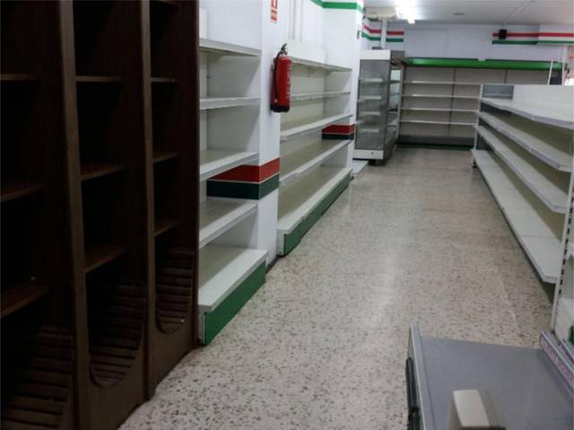 Local comercial en Alquiler en Avenida Portugal, 109 en A Carballeira