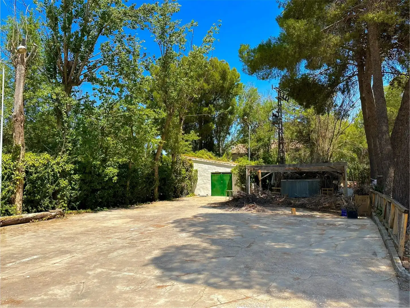 Casa o chalet en venta en Calle Don Quijote, 762, Argamasilla de Alba Vista exterior de Casa o chalet en venta en Argamasilla de Alba con Aire acondicionado, Terraza y Piscina