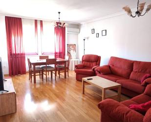 Flat for sale in Calle Huesas del Vasallo, 108, Reyes Católicos - Paseo San Antonio