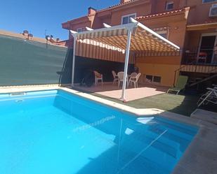 Swimming pool of Single-family semi-detached for sale in Illescas  with Air Conditioner, Heating and Private garden