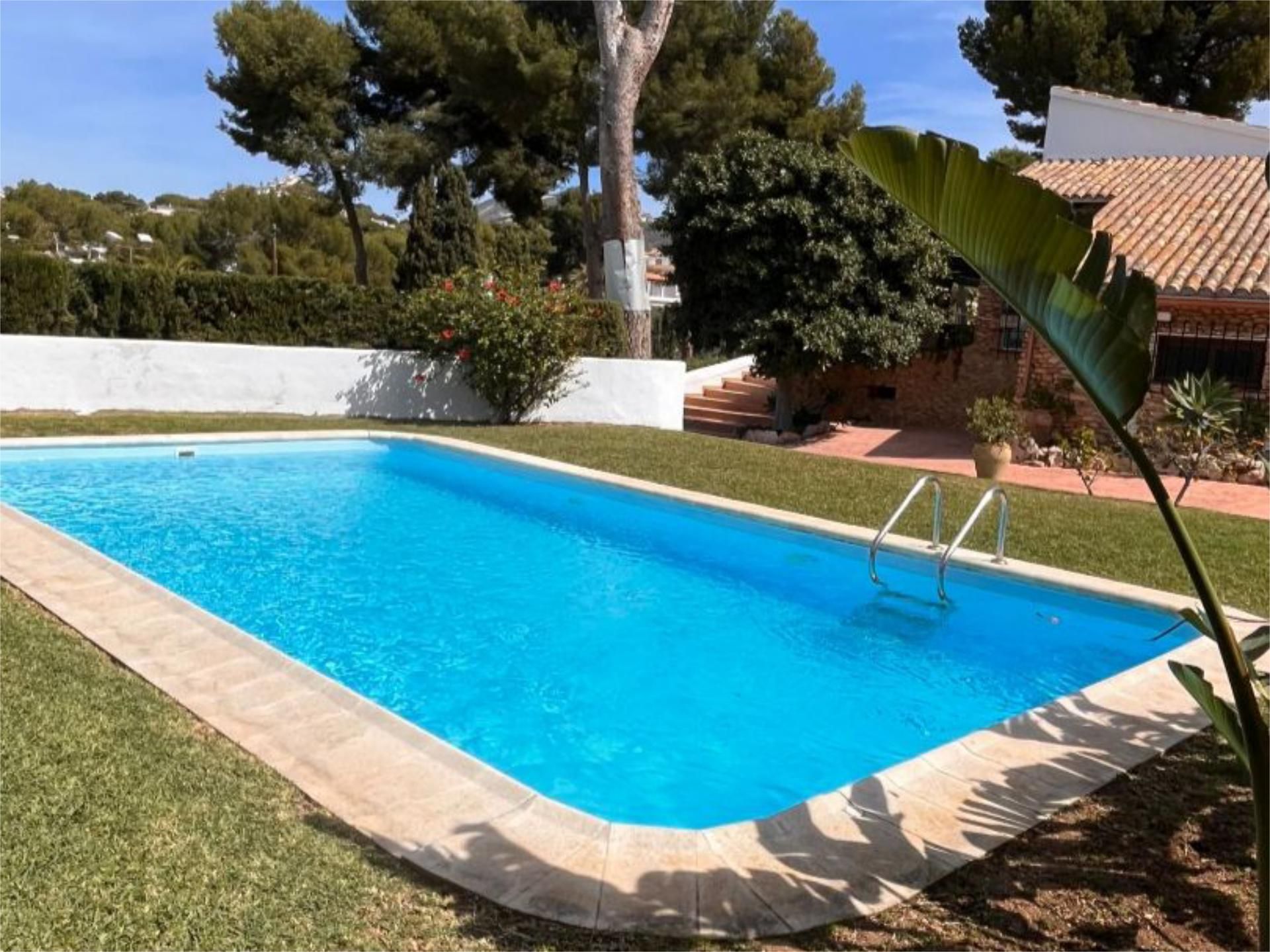 Swimming pool of Flat for sale in Moraira