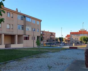 Außenansicht von Wohnung zum verkauf in Fuentes de Oñoro mit Terrasse und Balkon