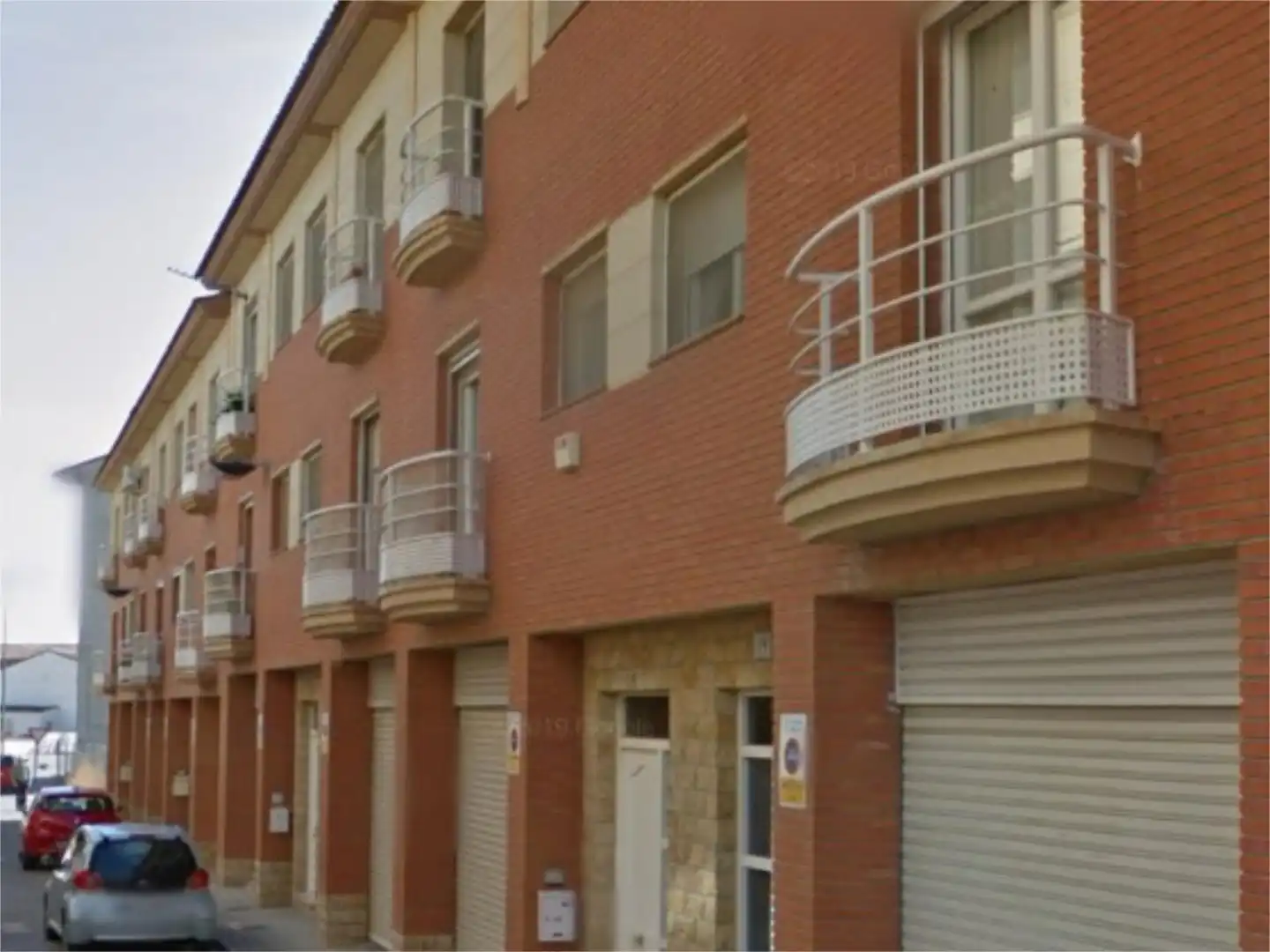 Außenansicht von Einfamilien-Reihenhaus zum Verkauf in Monzón mit Klimaanlage und Balkon