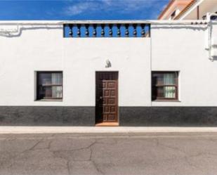 Exterior view of Single-family semi-detached for sale in Icod de los Vinos  with Terrace and Swimming Pool