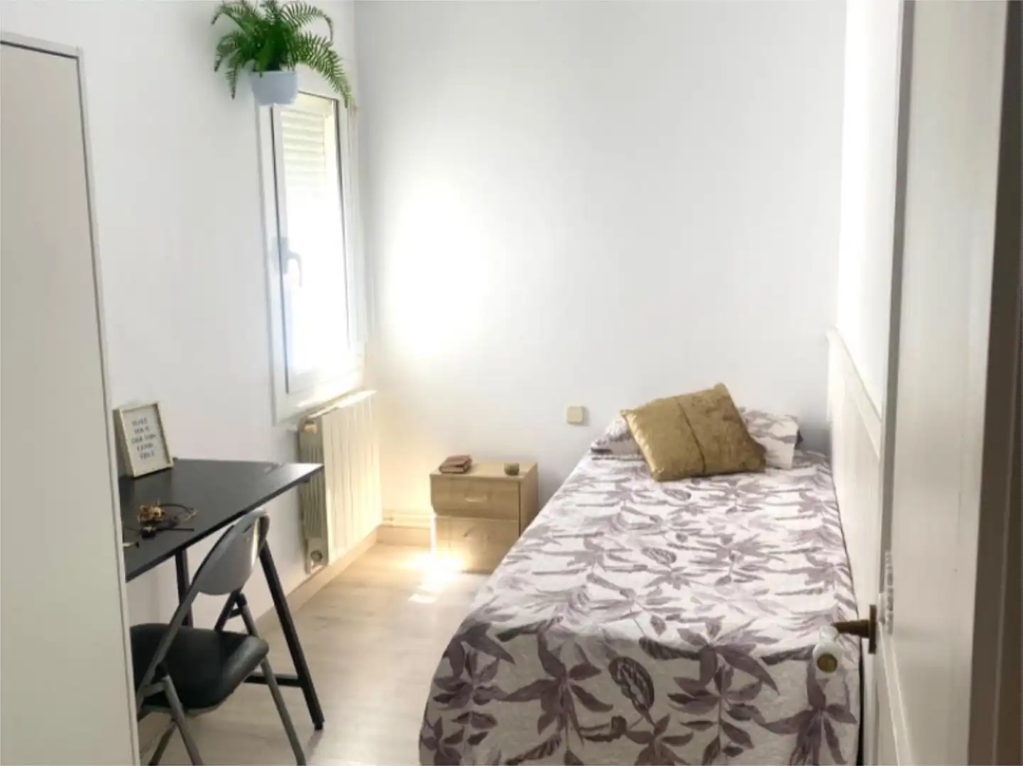 Habitación en Carrer de la Torre dels Pardals, 77, El Guinardó Habitación de Piso para compartir en Barcelona con Parquet, Terraza y Amueblado