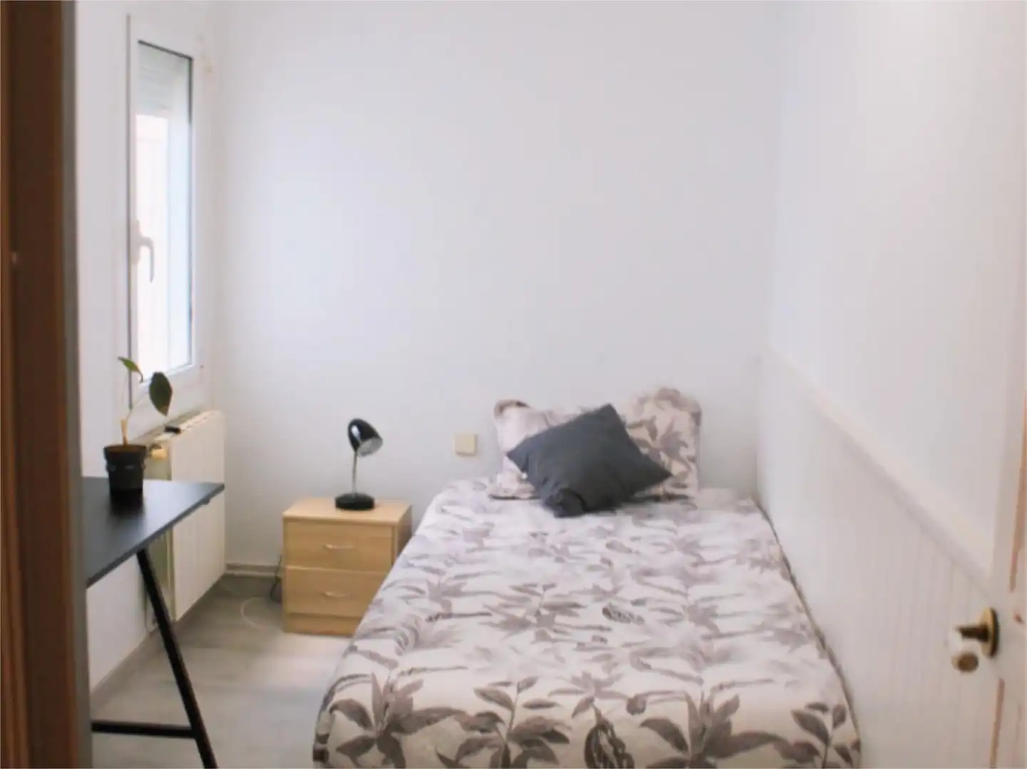 Habitación en Carrer de la Torre dels Pardals, 77, El Guinardó Habitación de Piso para compartir en Barcelona con Parquet, Terraza y Amueblado
