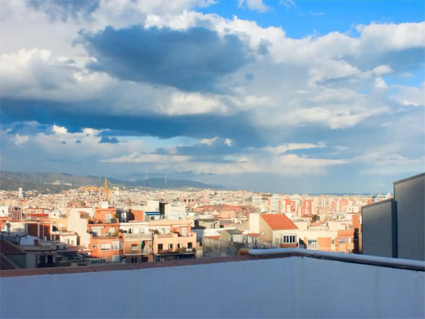 Habitación en Carrer de la Torre dels Pardals, 77, El Guinardó Vista exterior de Piso para compartir en Barcelona con Parquet, Terraza y Amueblado
