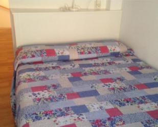Schlafzimmer von Wohnungen miete in Herrera del Duque mit Klimaanlage und Balkon