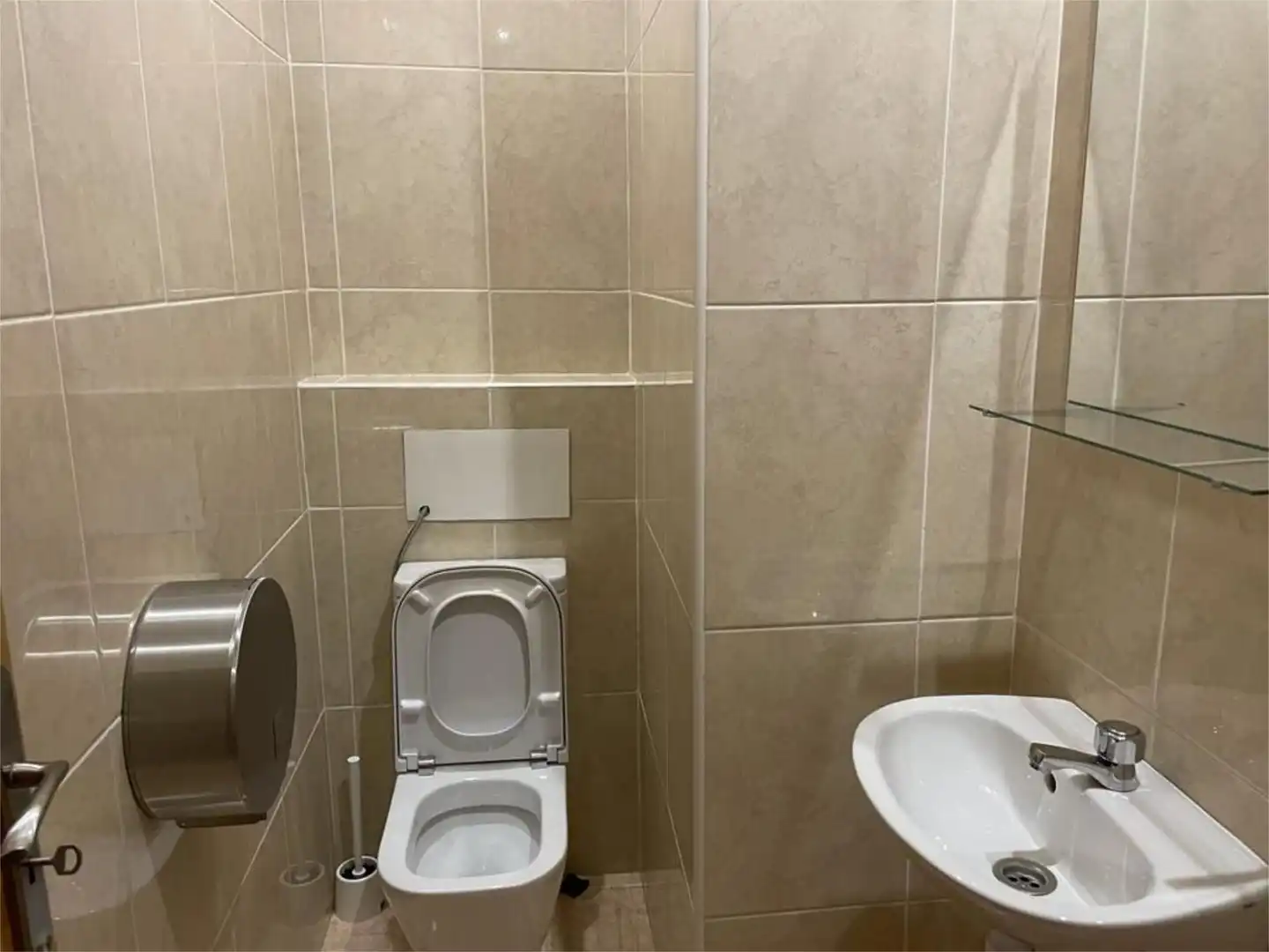 Commercial properties for rent in Calle Montaña Clara, 6, Fañabé - Ifonche y Benítez Bathroom of Commercial properties for rent in Adeje with Air Conditioner and Furnished