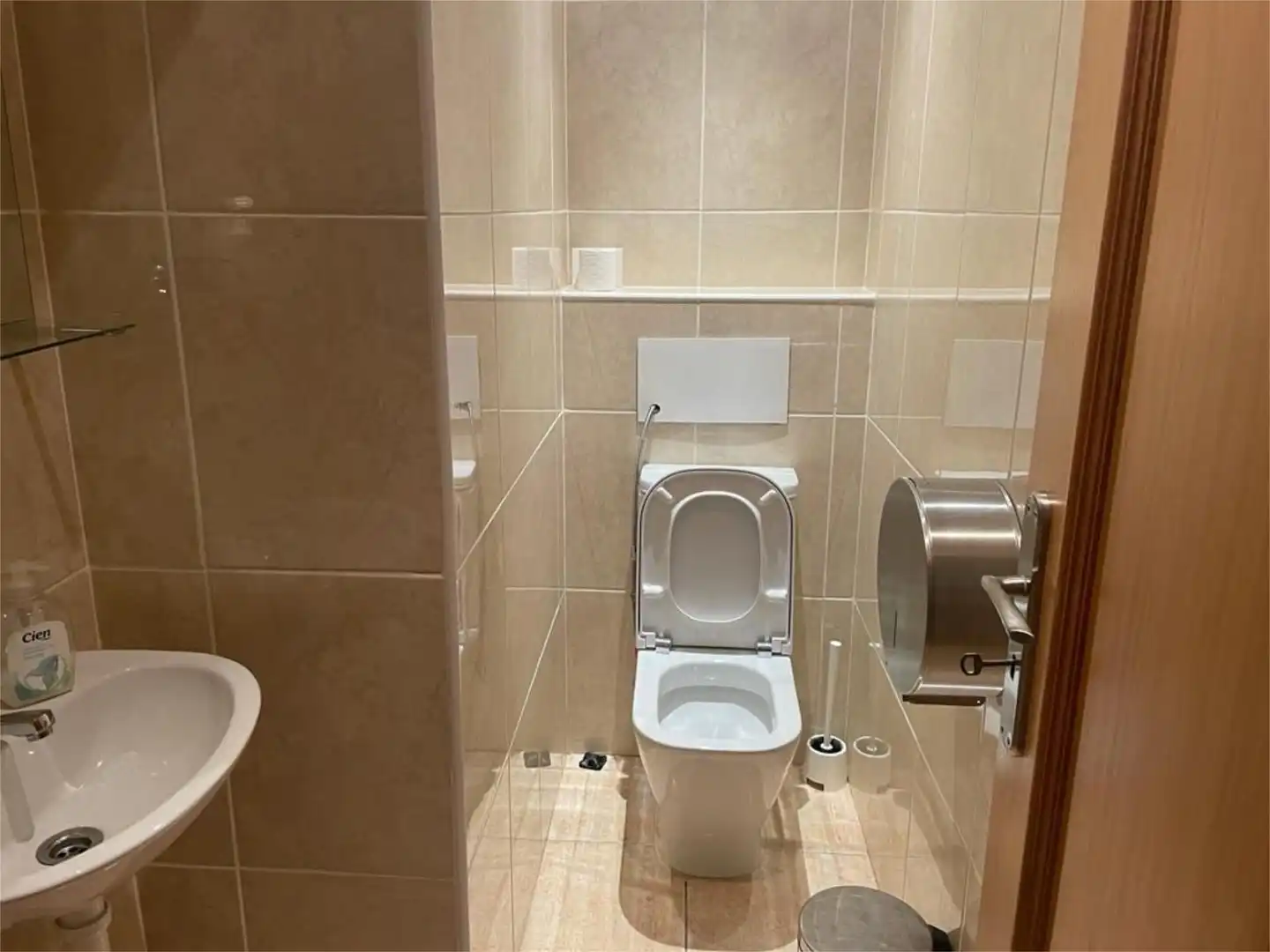 Commercial properties for rent in Calle Montaña Clara, 6, Fañabé - Ifonche y Benítez Bathroom of Commercial properties for rent in Adeje with Air Conditioner and Furnished