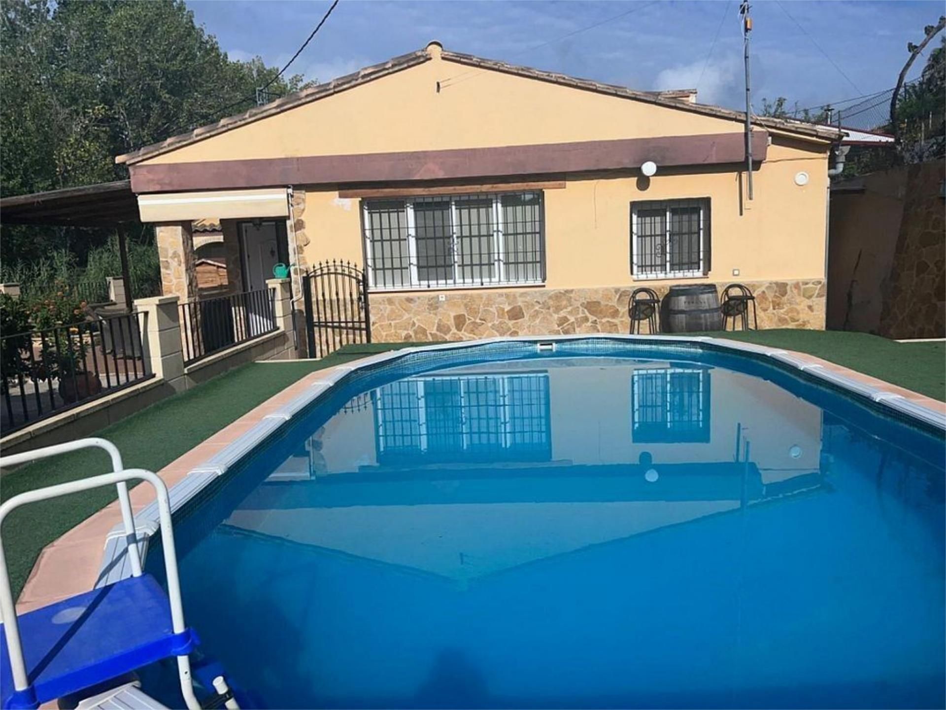 Swimming pool of House or chalet for sale in Segorbe  with Air Conditioner, Terrace and Swimming Pool
