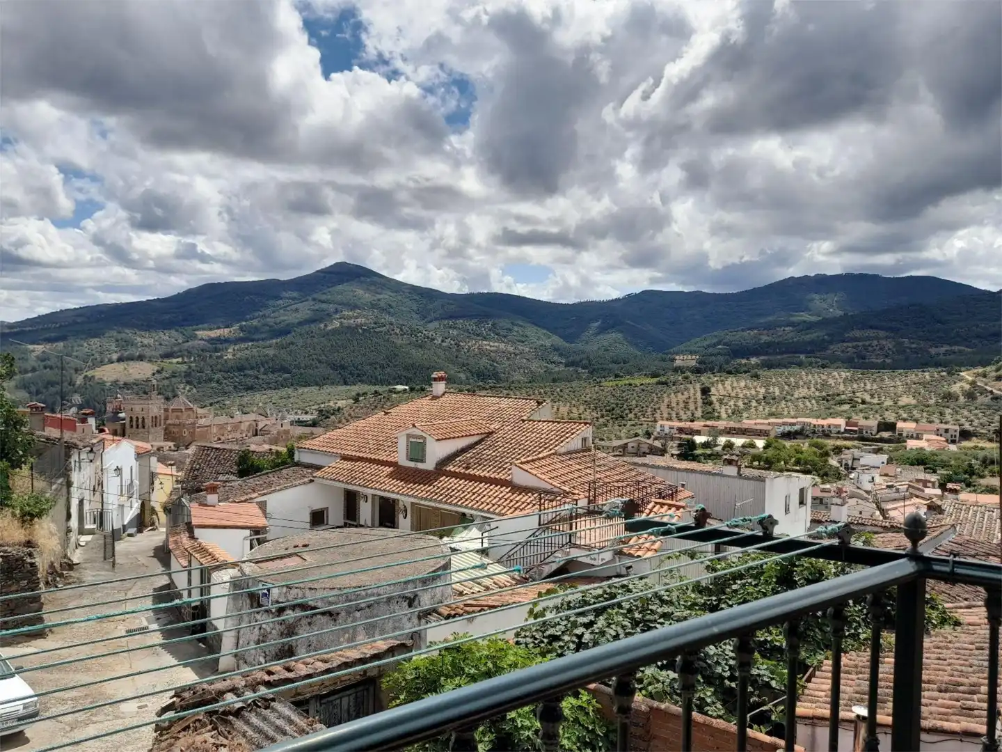 Vista exterior de Casa o xalet en venda en Guadalupe amb Aire condicionat, Terrassa i Balcó