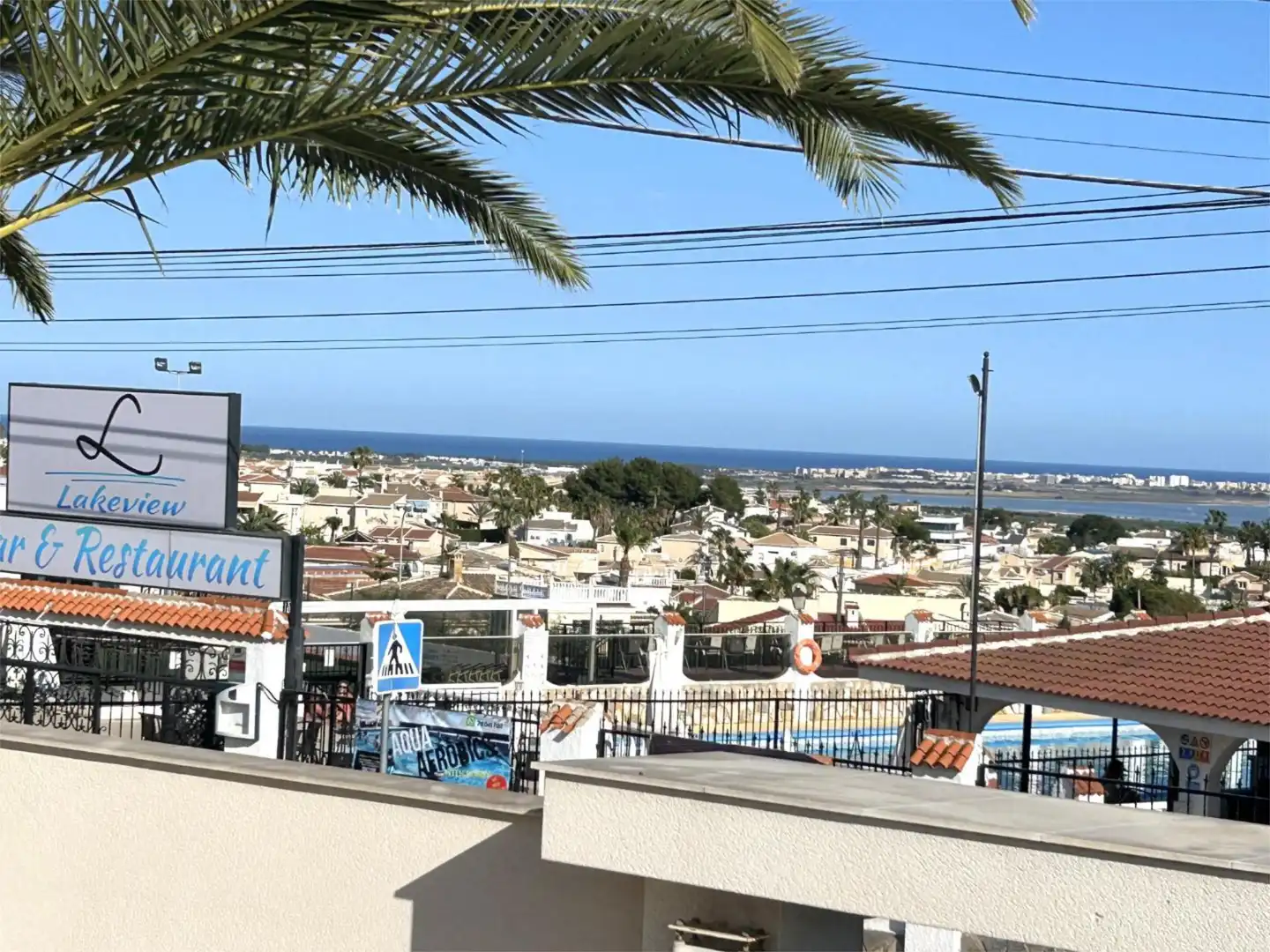 Vista exterior de Casa o xalet en venda en Rojales amb Aire condicionat, Terrassa i Piscina