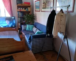 Sala d'estar de Pis per a compartir en Tres Cantos amb Terrassa, Piscina i Balcó