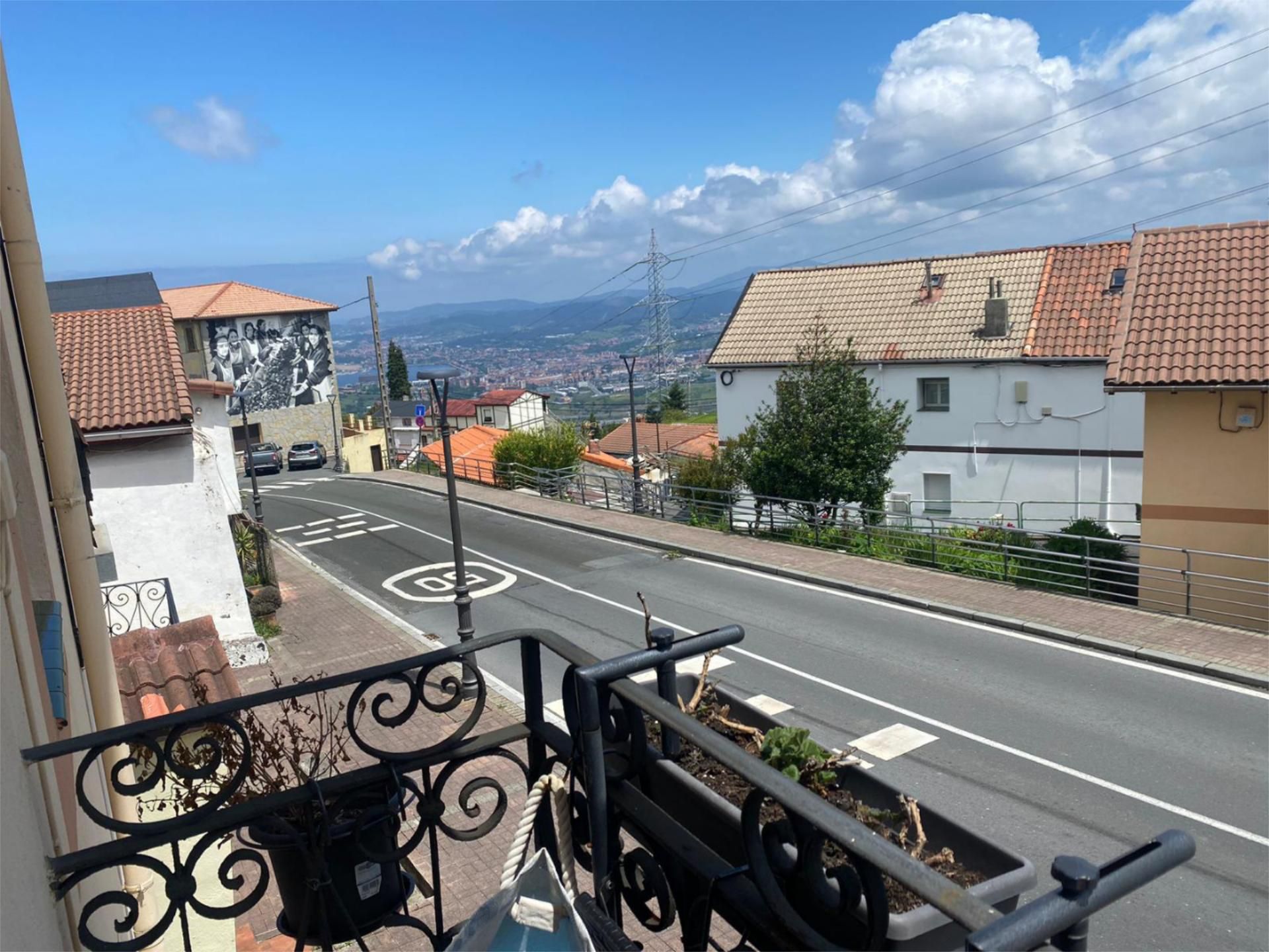Exterior view of Flat for sale in Valle de Trápaga-Trapagaran
