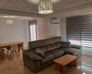 Sala d'estar de Pis de lloguer en Alzira amb Aire condicionat i Balcó