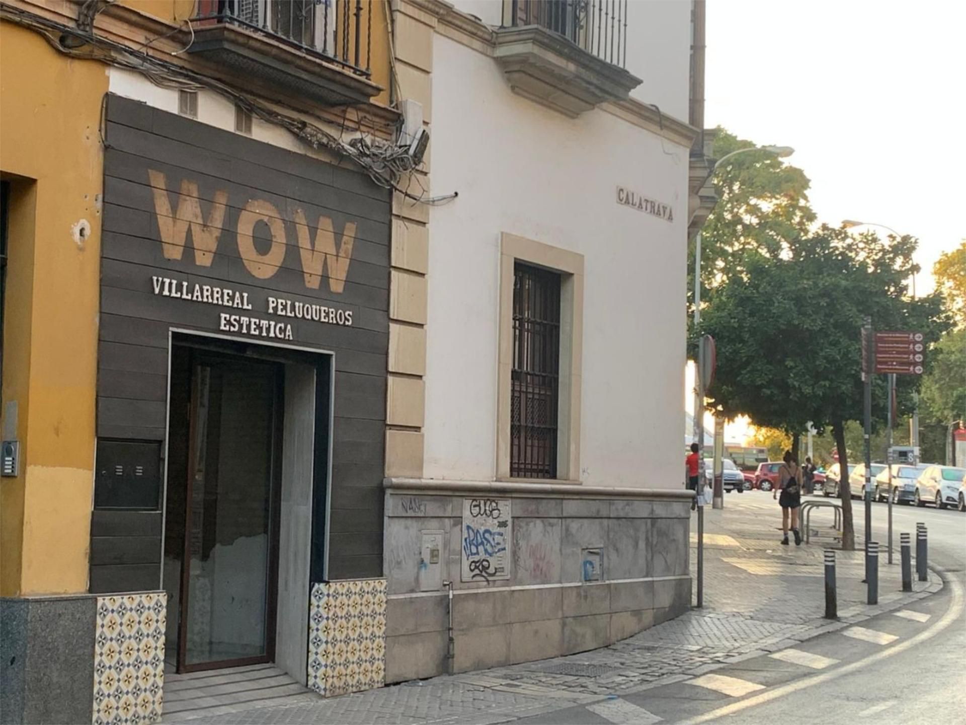 Vista exterior de Local de alquiler en  Sevilla Capital