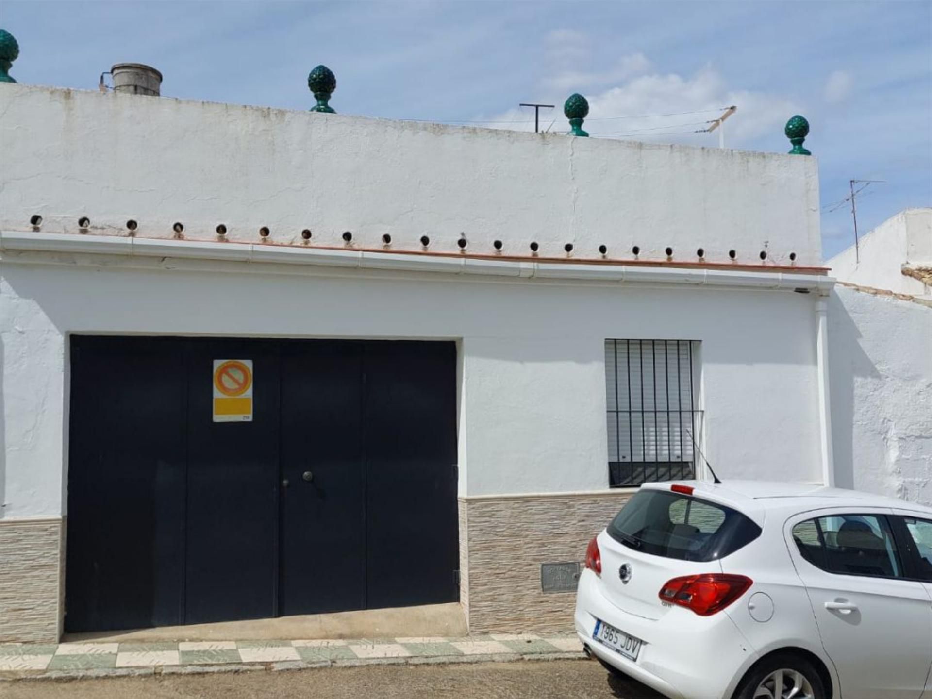 Vista exterior de Casa adosada en venda en Castilblanco de los Arroyos amb Aire condicionat i Terrassa