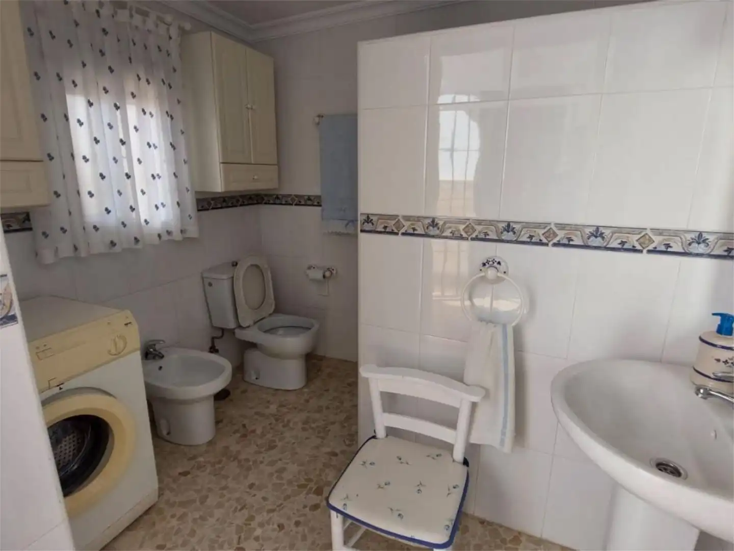 Casa adosada en venta en Calle Leon Felipe, 13, Castilblanco de los Arroyos Baño de Casa adosada en venta en Castilblanco de los Arroyos con Aire acondicionado, Jardín privado y Terraza