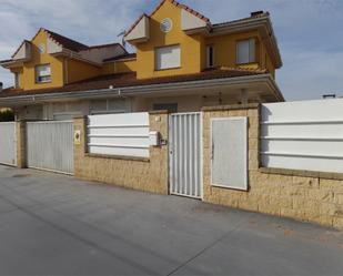 Vista exterior de Casa o xalet en venda en Valladolid Capital amb Terrassa