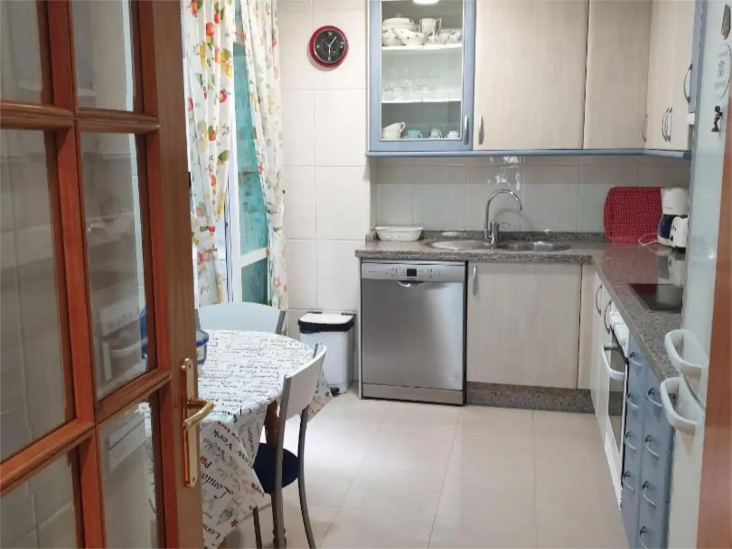 Flat for rent in Praza do Pintor Arturo Souto, 2, Zona de Plaza de Barcelos Kitchen of Flat for rent in Pontevedra Capital