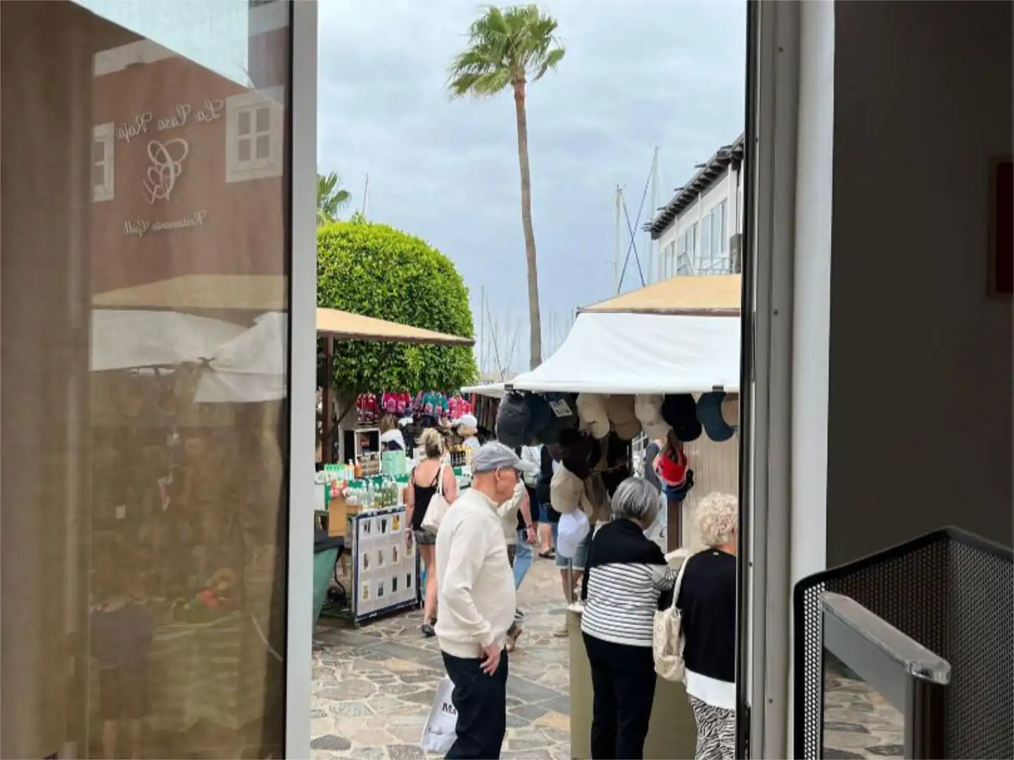 Geschaftsraum zur Miete in Calle el Berrugo, 2, Playa Blanca Außenansicht von Geschaftsraum zur Miete in Yaiza mit Klimaanlage
