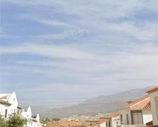 Vista exterior de Casa o xalet de lloguer en Vélez-Málaga amb Terrassa i Piscina