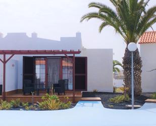 Vista exterior de Casa adosada en venda en Antigua amb Terrassa i Piscina
