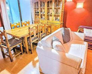 Sala d'estar de Apartament en venda en Cerezo de Arriba amb Terrassa i Piscina