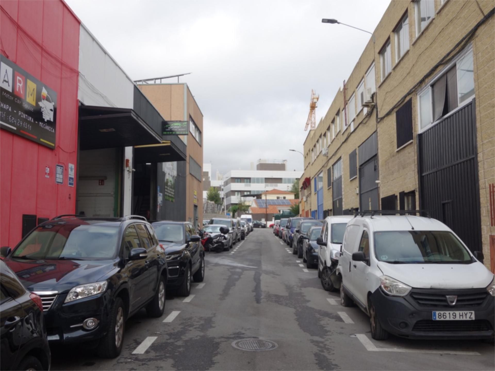 Vista exterior de Nau industrial en venda en San Sebastián de los Reyes