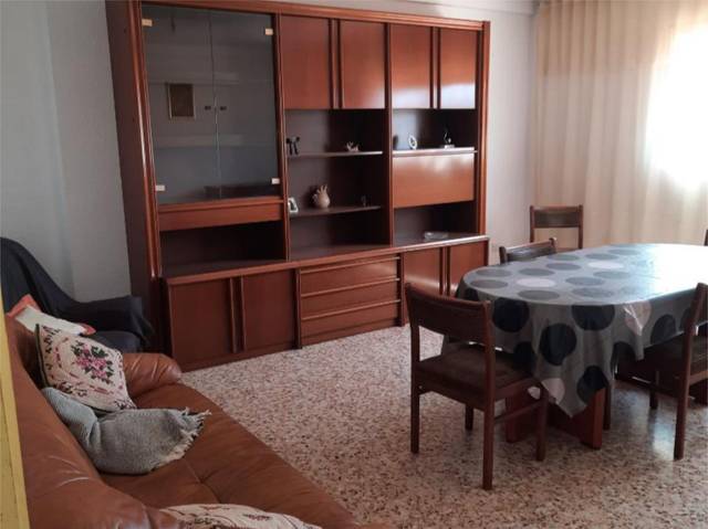 Piso en venta en calle la dalia, 3 de  teruel capi