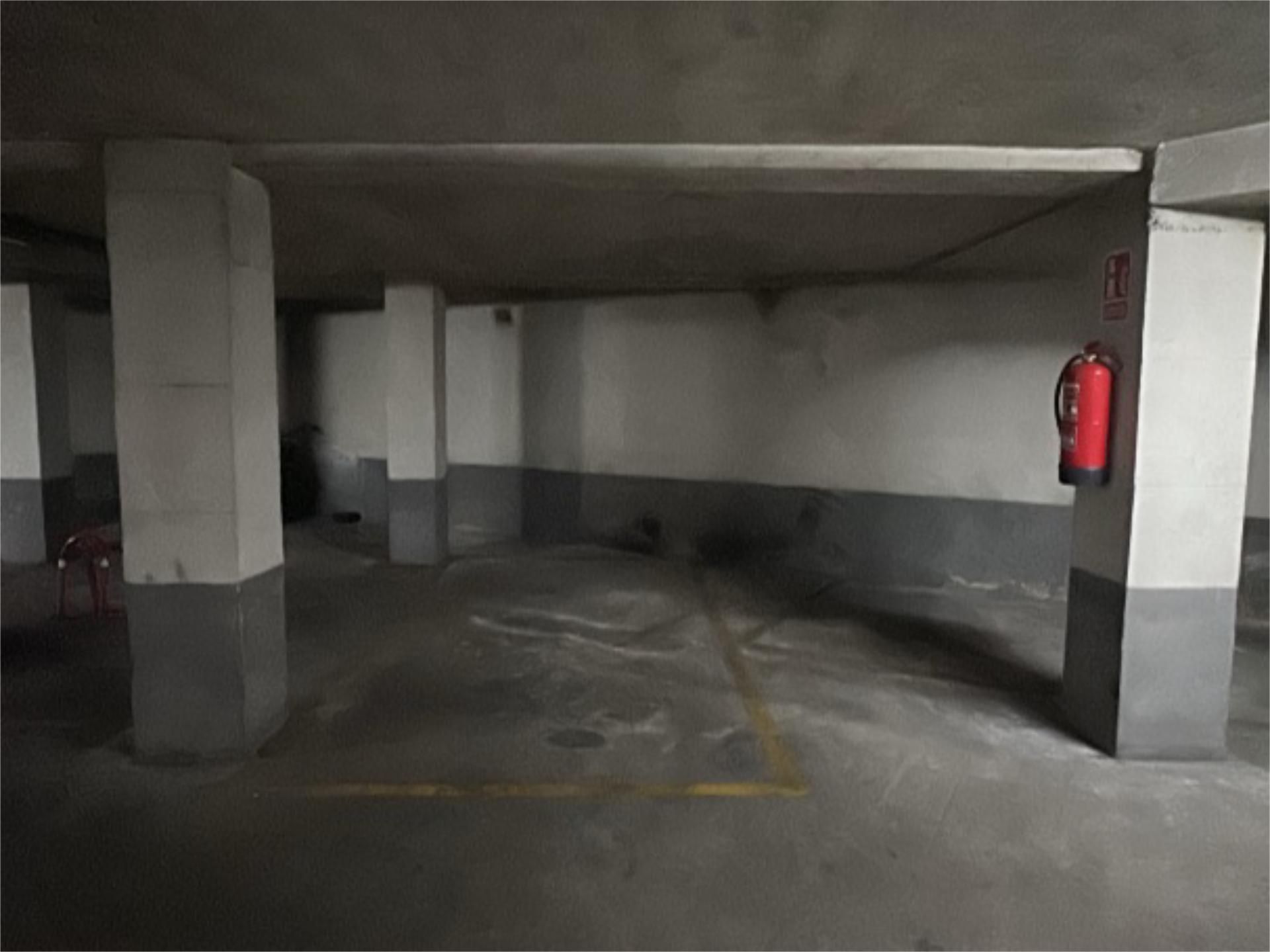 Parking of Garage to rent in León Capital 