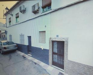 Vista exterior de Casa adosada en venda en Andújar amb Terrassa