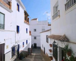 Vista exterior de Casa adosada en venda en Tolox amb Calefacció, Parquet i Traster