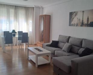 Flat to share in Avenida de Lusitania, 4, Sur