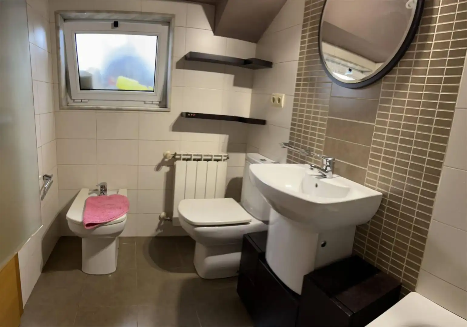 Piso en venta en Travesía Do Restollal, 2, Castiñeiriño - Cruceiro de Sar Baño de Piso en venta en Santiago de Compostela con Terraza