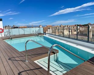 Piscina de Apartament de lloguer en Torremolinos amb Aire condicionat i Terrassa