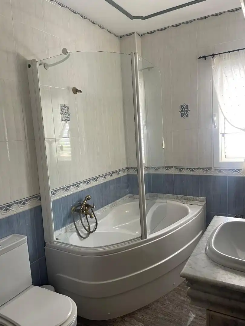 Casa o chalet en venta en Calle Principe, 26, Moclín Baño de Casa o chalet en venta en Moclín con Jardín privado, Trastero y Piscina