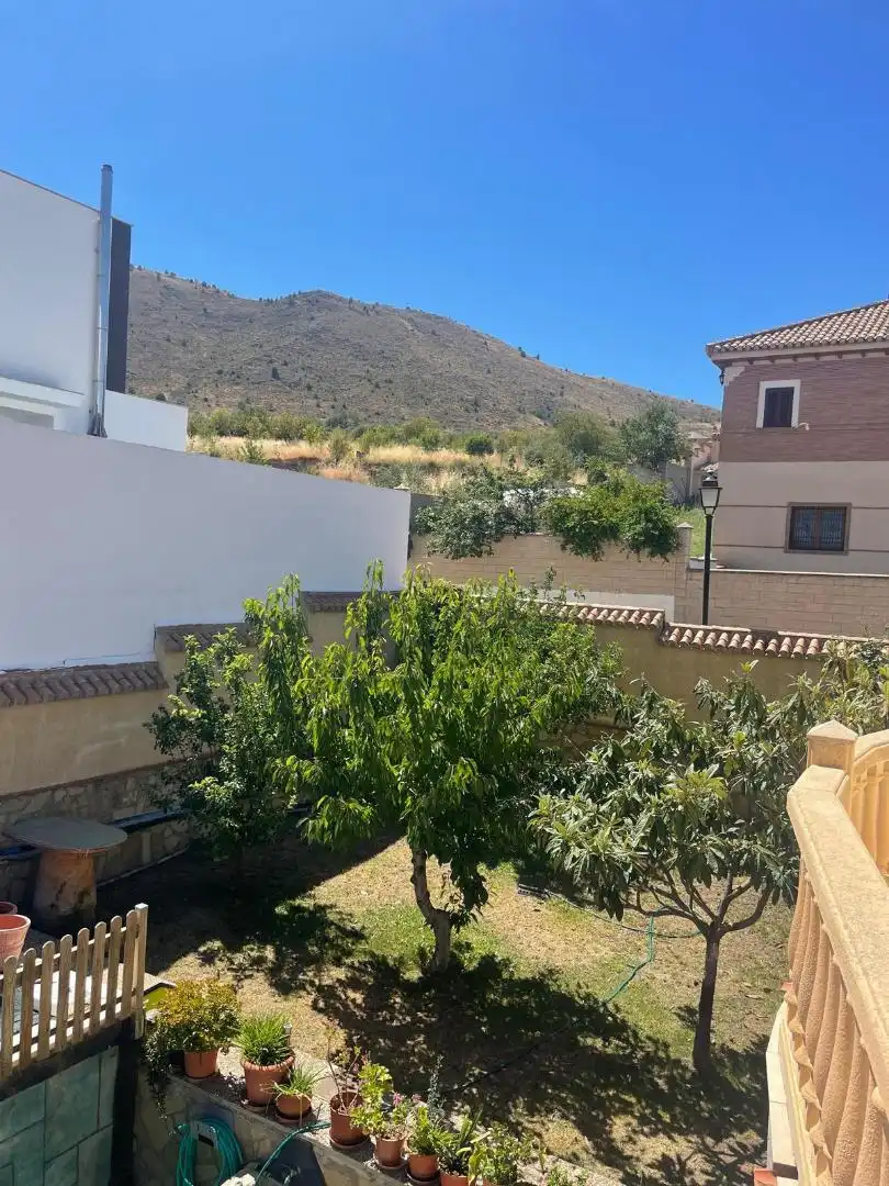 Casa o chalet en venta en Calle Principe, 26, Moclín Vista exterior de Casa o chalet en venta en Moclín con Jardín privado, Trastero y Piscina