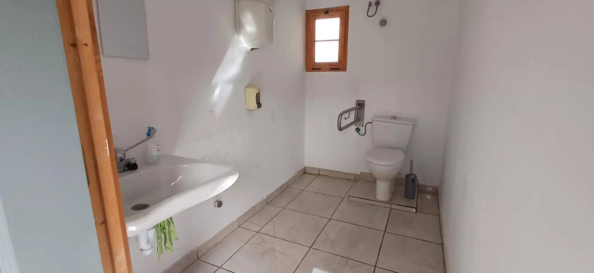 Nave industrial en venta en Calle Manuel de Falla, Los Tarahales - La Paterna Baño de Nave industrial en venta en Las Palmas de Gran Canaria
