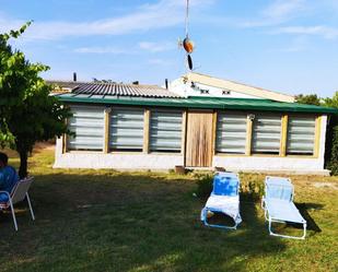 Vista exterior de Casa o xalet en venda en Medina del Campo amb Aire condicionat, Calefacció i Jardí privat