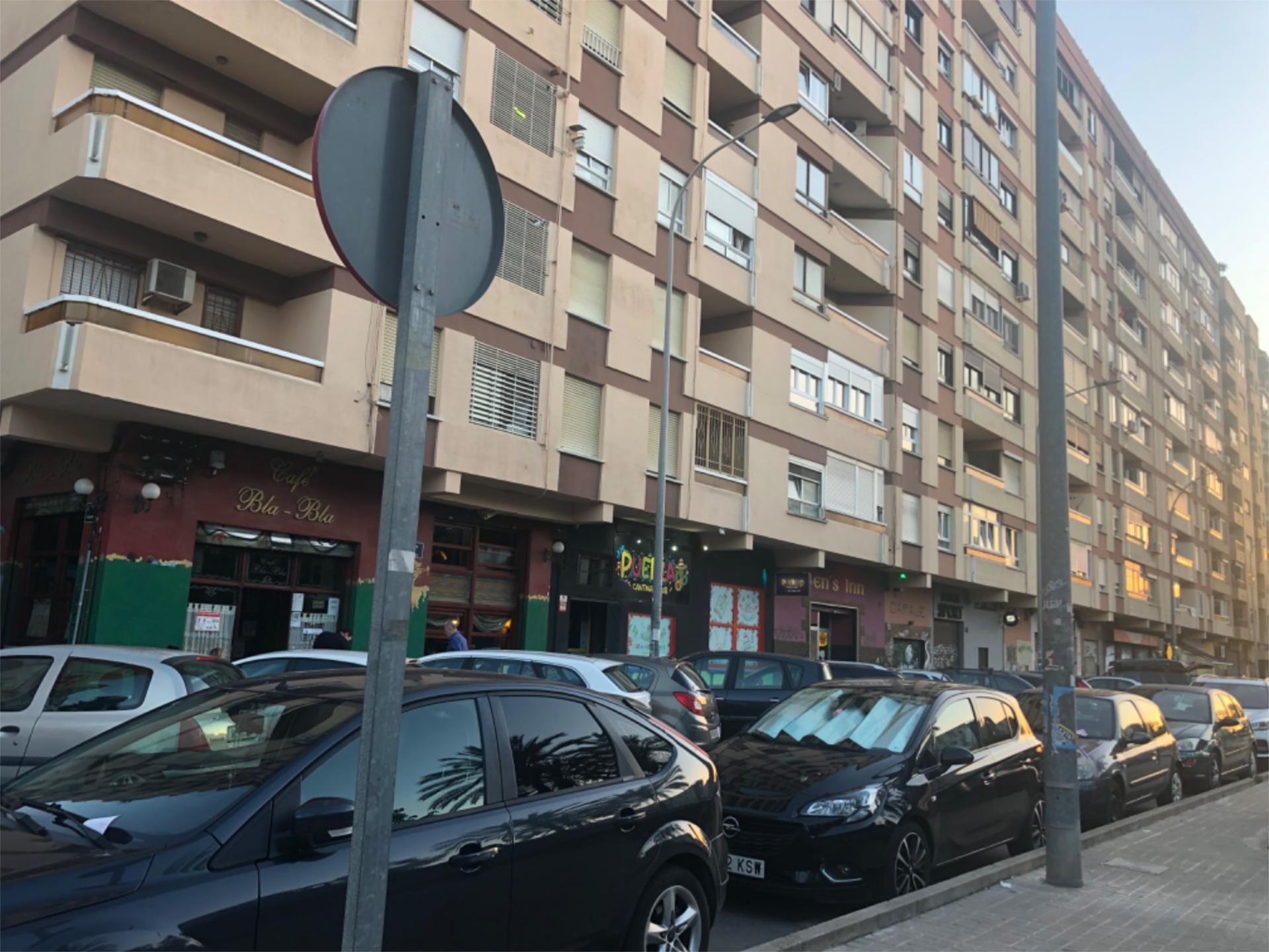 Exterior view of Premises for sale in  Valencia Capital  with Air Conditioner and Furnished
