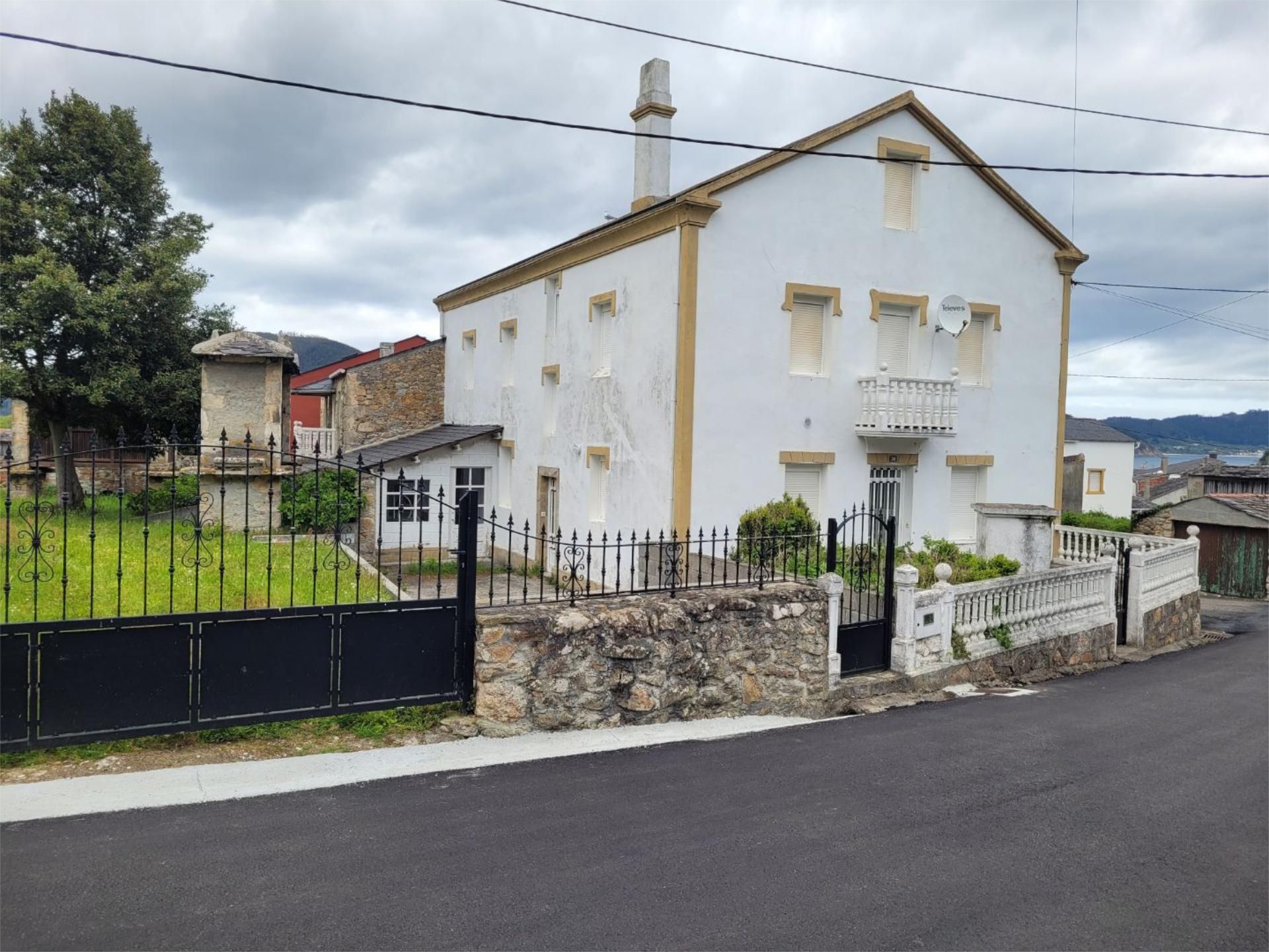 Vista exterior de Pis de lloguer en O Vicedo  amb Jardí privat, Terrassa i Moblat