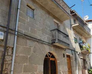 Vista exterior de Casa o xalet en venda en Hoyos amb Terrassa