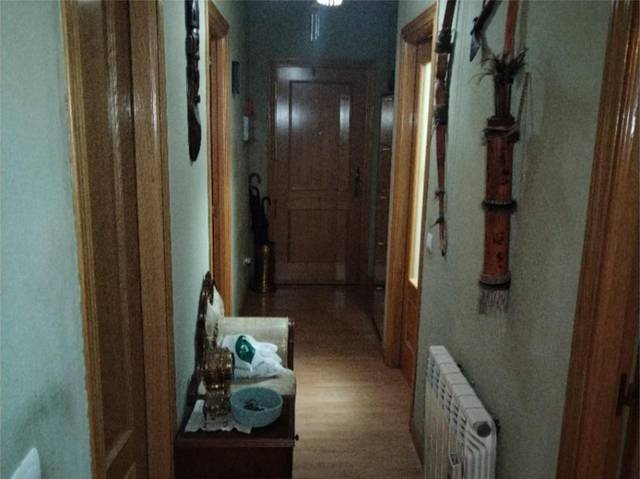 Piso en Venta en ZA-P-1405, 134 en Polígono La Hiniesta